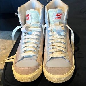 Nike Kids Sneakers in Pale Blue and White